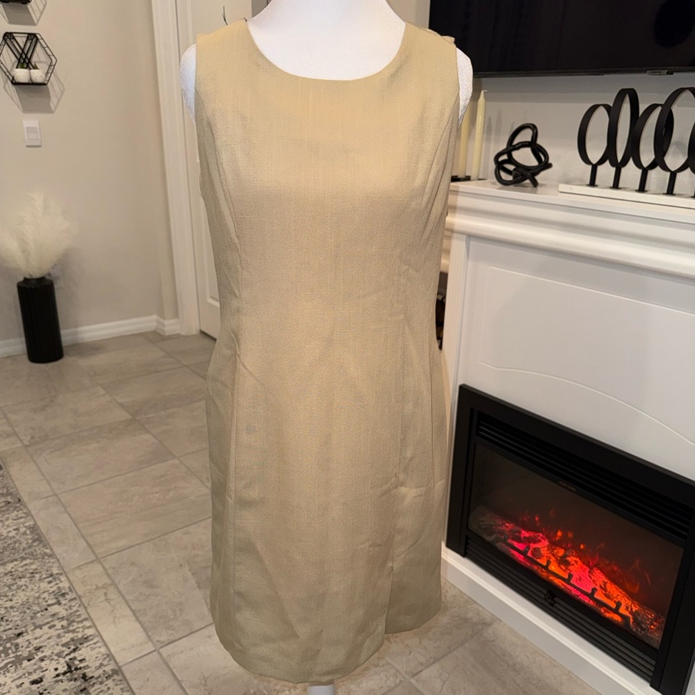 Sag Harbor Sleeveless Tan Shift Dress Size 4P